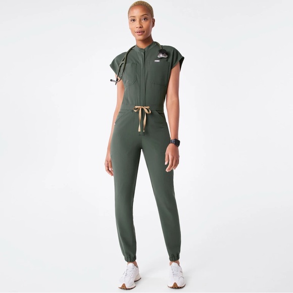NWT Figs Rafaela Cargo Scrub Jumpsuit Moss Technical Collection Jogger Sz XXL - Picture 1 of 16